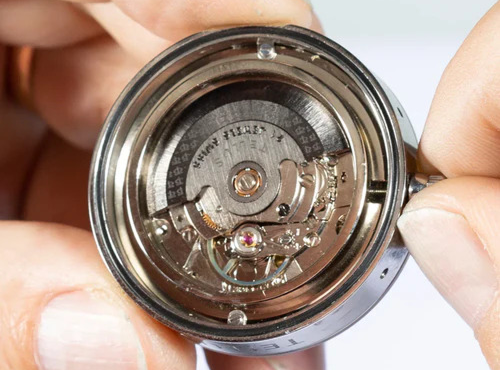 Automatique, quartz ou mécanique : quel type de mouvement privilégier ?