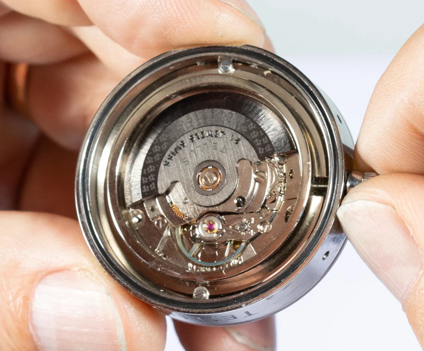 Automatique, quartz ou mécanique : quel type de mouvement privilégier ?